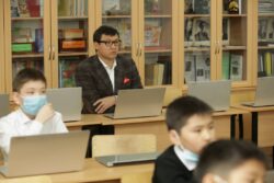 Открытие пилотного смарт класса в рамках проекта Weidong Smart School